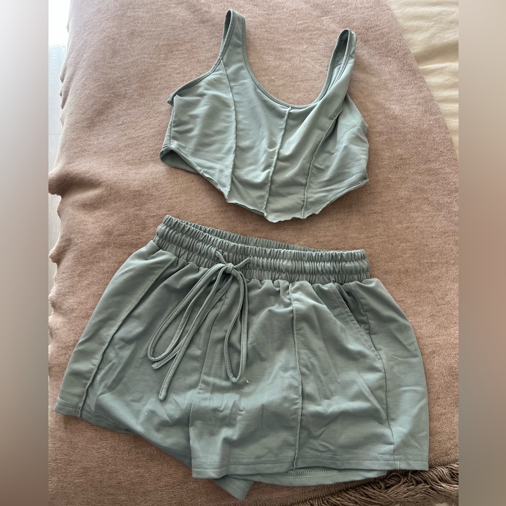 Two piece set